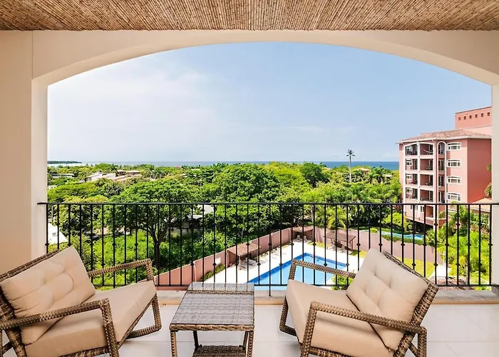Ocean Views, Rooftop Terrace & Pools *
