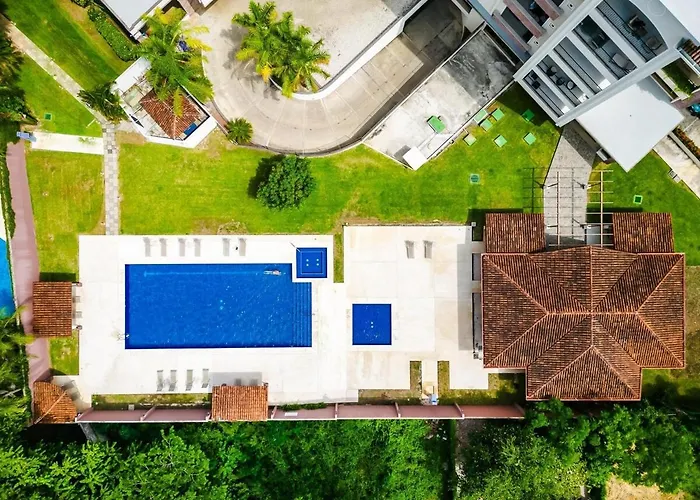 Ocean Views, Rooftop Terrace & Pools Tamarindo